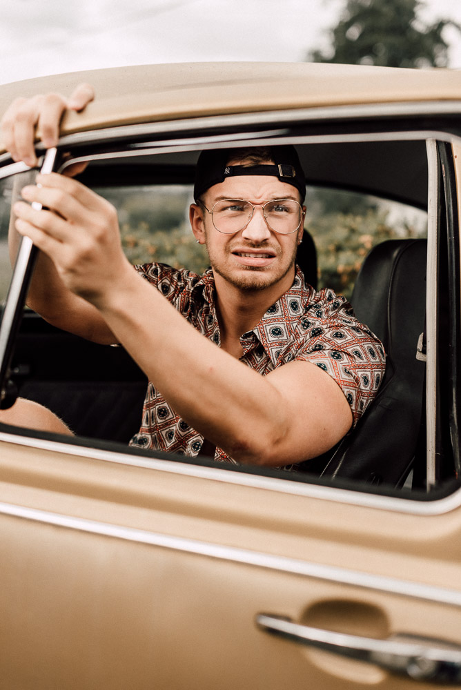 *that moment when you panic because you think you just broke a vintage car thats not even yours 