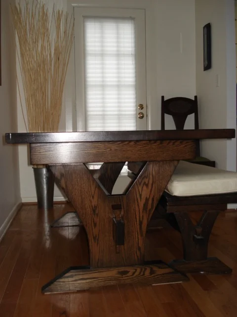 diningtabledtl.JPG