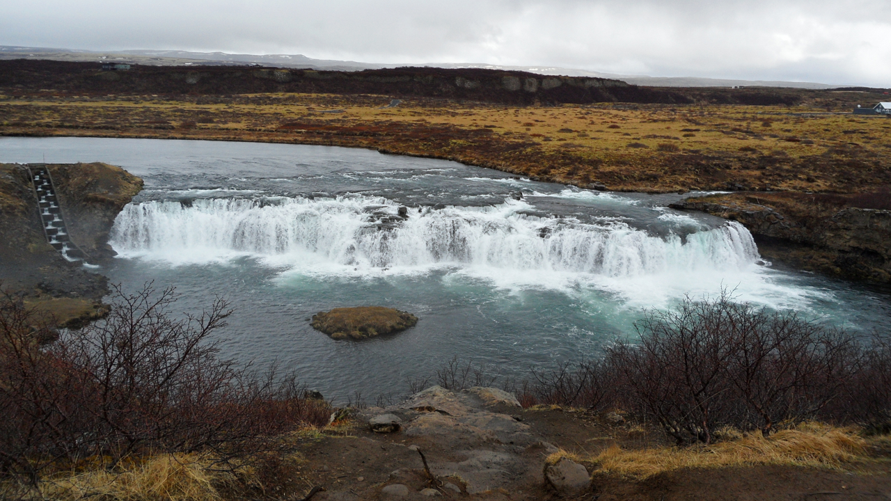 Vatnsleysufoss, with a turtle rock and a fish ladder. There was also a noodle shop, but it was closed for the season.