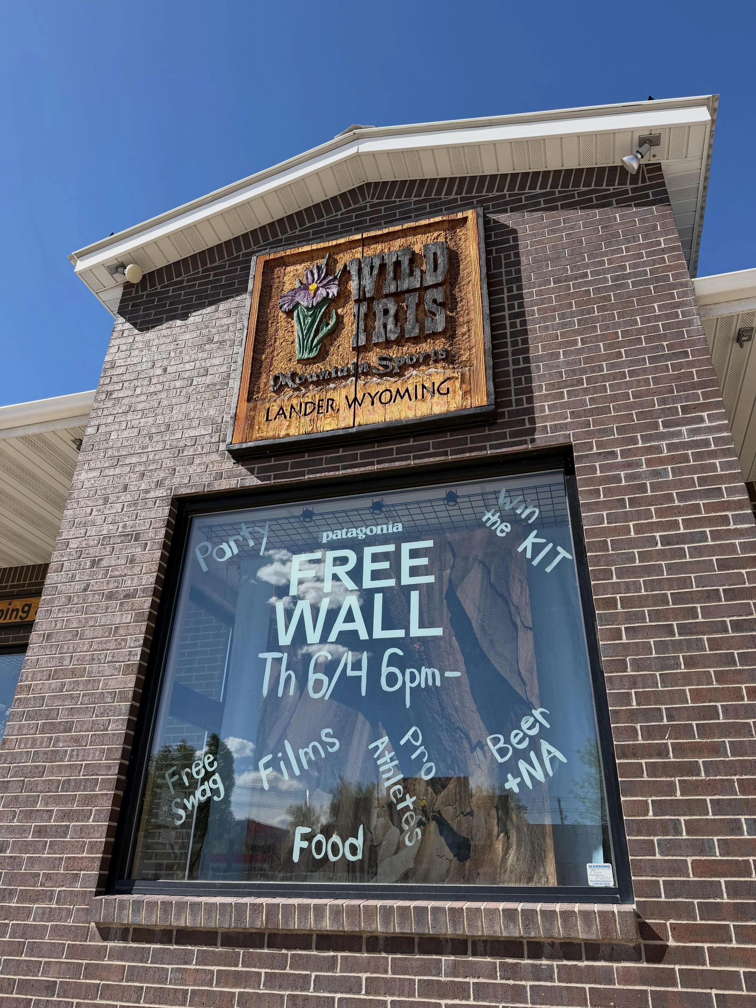 Our @patagonia_climb event is exactly one week away!!!

Thursday June 4th from 6-8 PM come to the shop and enjoy some complimentary @landerbreadshare small bites, @landerbrewingcompany beer, an evening of films, and a chance to talk with professional