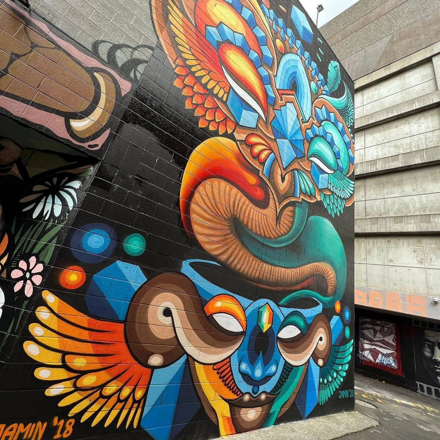 Fun day at @vibranceprojects Paint Jam at Bidencopes Lane, adding a new part to the bottom of this mural originally painted in 2018. Always very enjoyable painting free form and seeing what happens. 
.
Also trialling some new paint, @molotow_paint_au