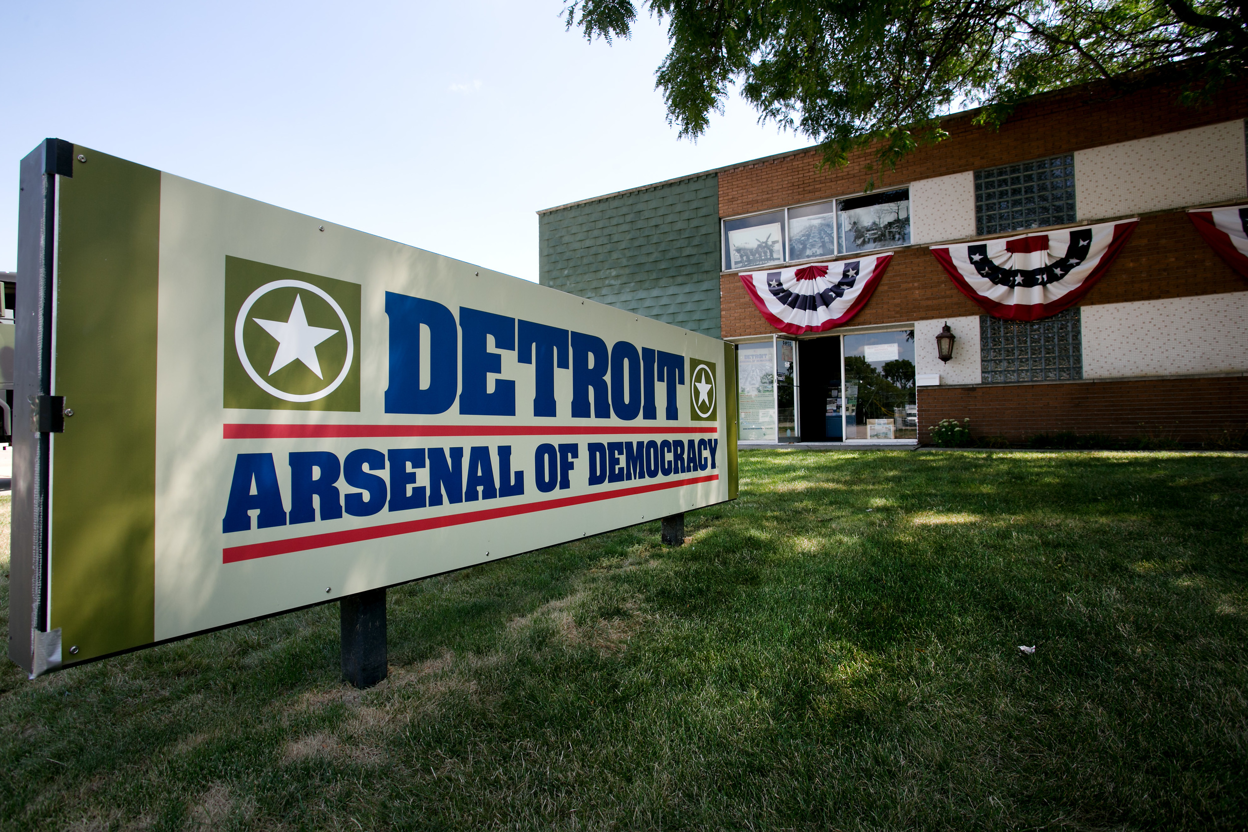 Arsenal bldg sign.jpg