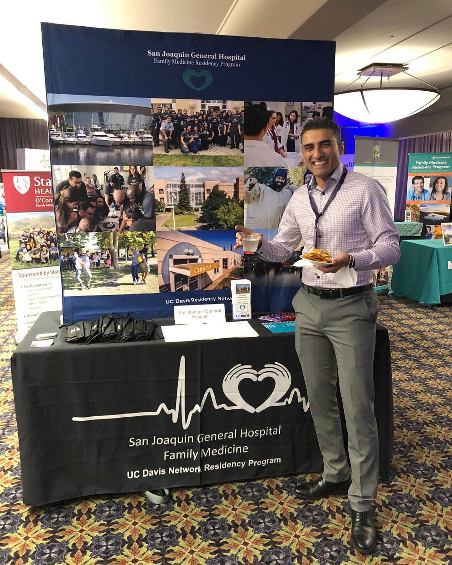 Dr. Parsa &amp; Dr. Nguyen had a blast meeting prospective applicants at #CAFP&rsquo;s 2022 Family Medicine Summit &amp; Residency Fair in Los Angeles, CA! 🩺 Can you guess how many med students already knew about Dr. Parsa &amp; how many residents m