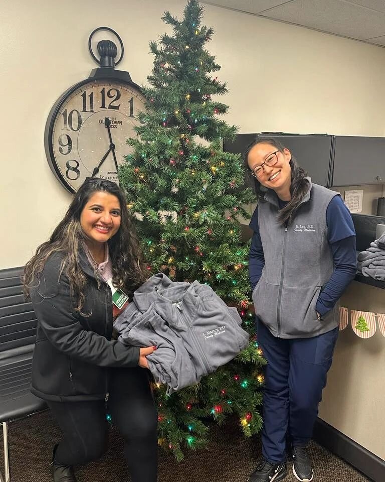 Christmas came early this year for our residents! Happy holidays 🎅🏻🎁🧥