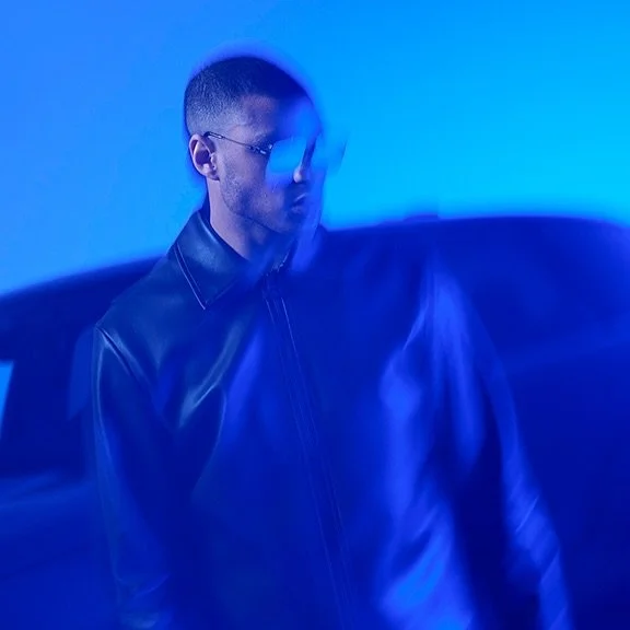 🔵