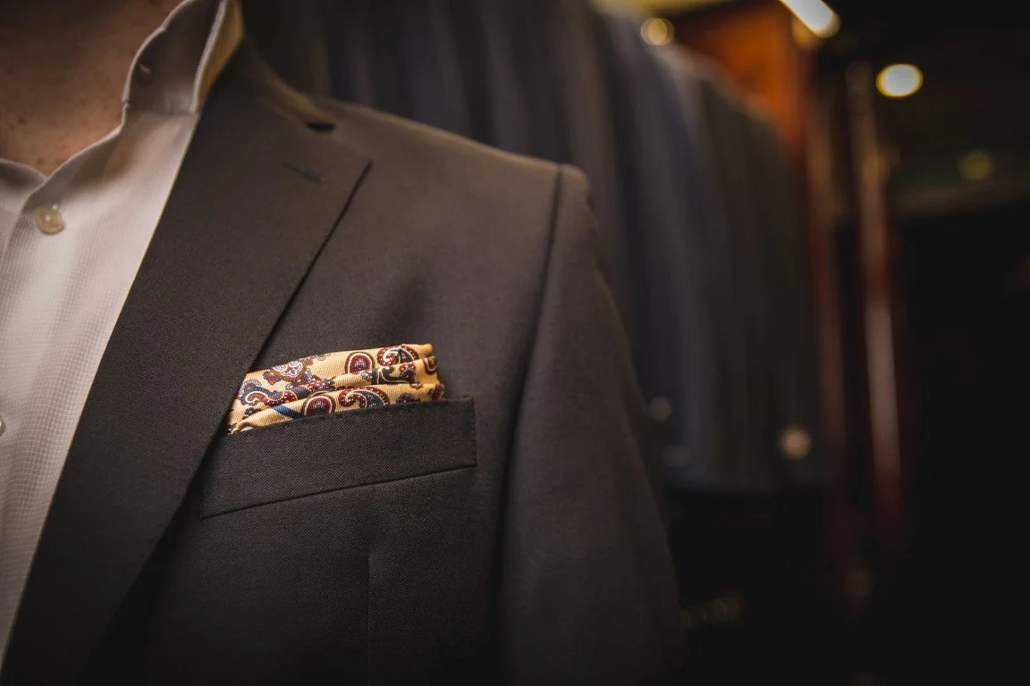 pocket-square-cream-and-navy-paisley-silk-pocket-square-3_2048x@2x.jpg