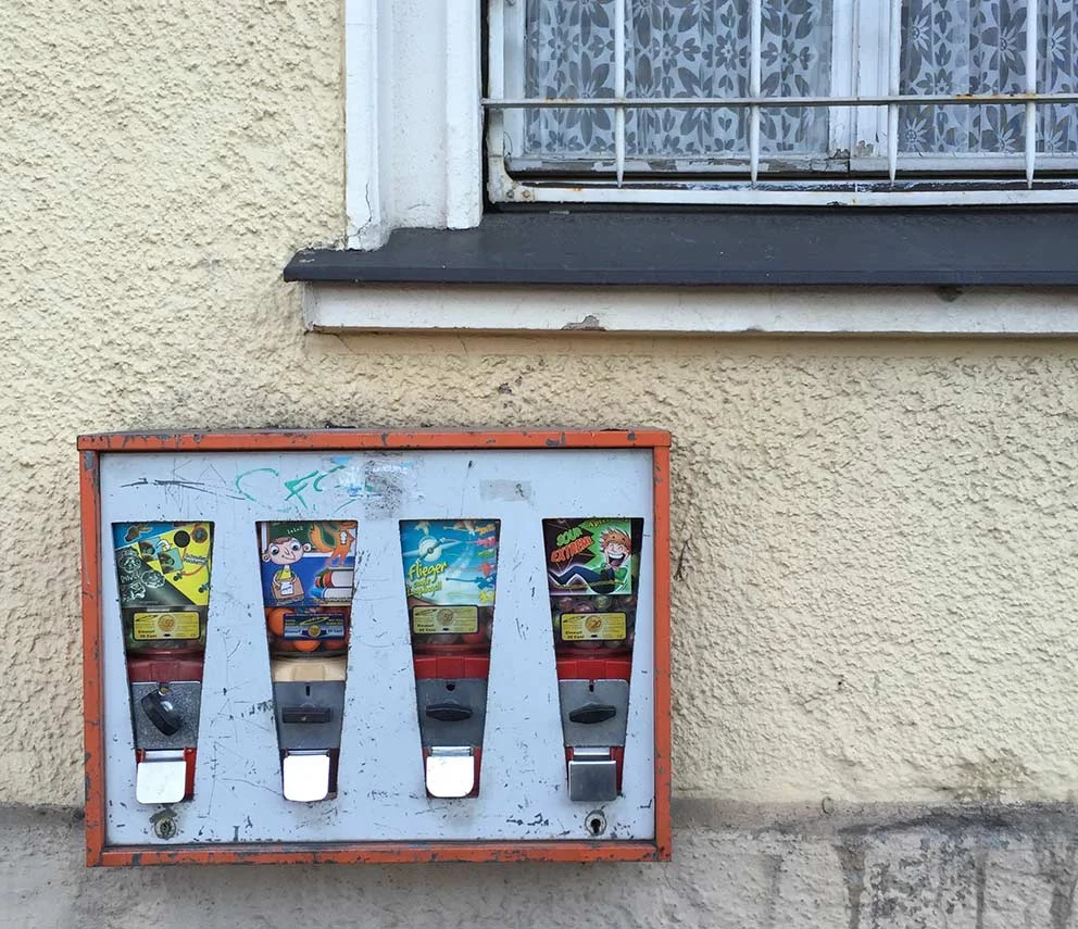 manches relikt von früher überlebt unsere digitale und hochtechnisierte welt.
