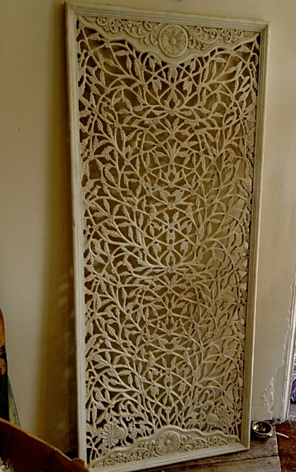 11.  Look for key components - a marble jali screen