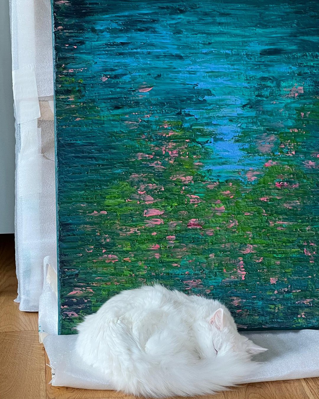 Well someone seems happy with new piece 'Moment in Flow'! And if anyone knows how to go with the flow - it is her!  A cat's life! ⁠
⁠
This new piece has been approved by Her Majesty and can be found here -⁠
https://www.artfinder.com/artist/lyra-morga