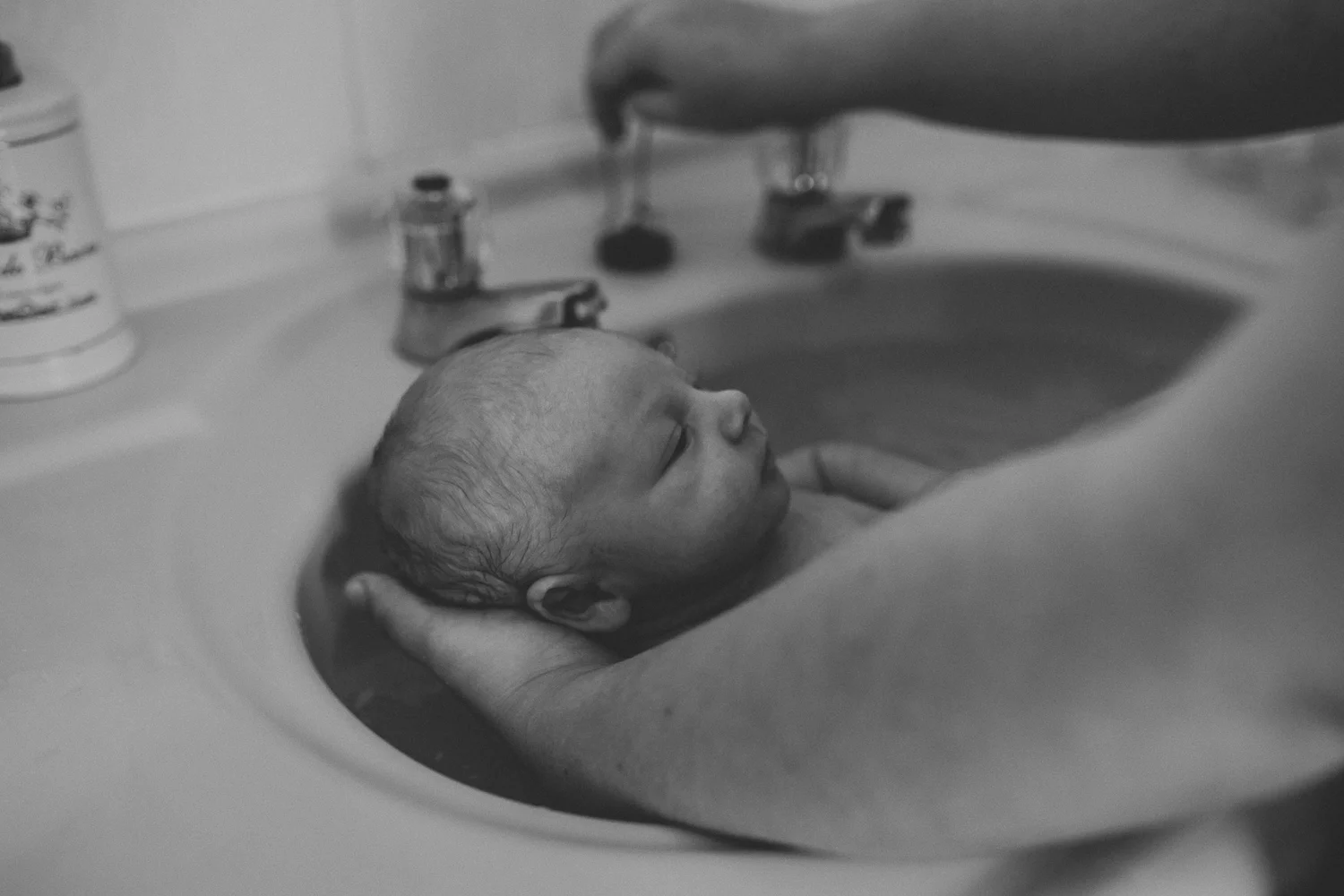 Newborn Lifestyle-27.jpg