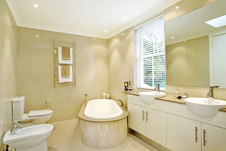 HILLCREST (Bathroom).jpg