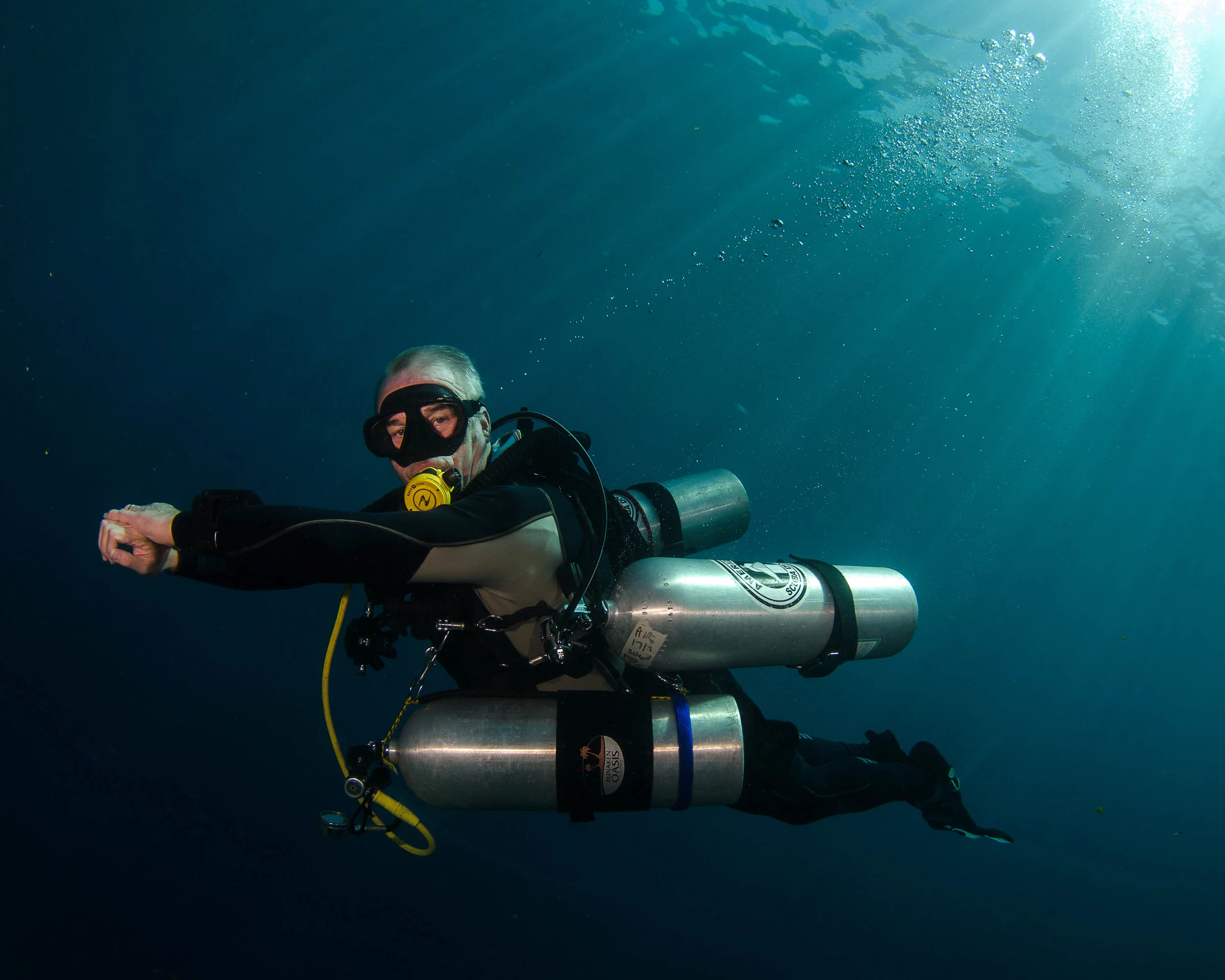 c tech diver descending 1.jpg