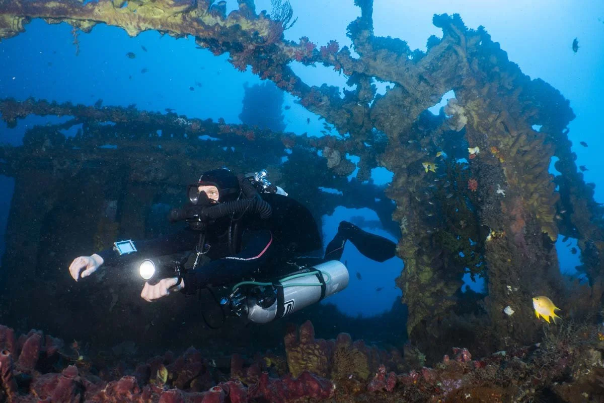 Bunaken Oasis - wreck -19.jpg