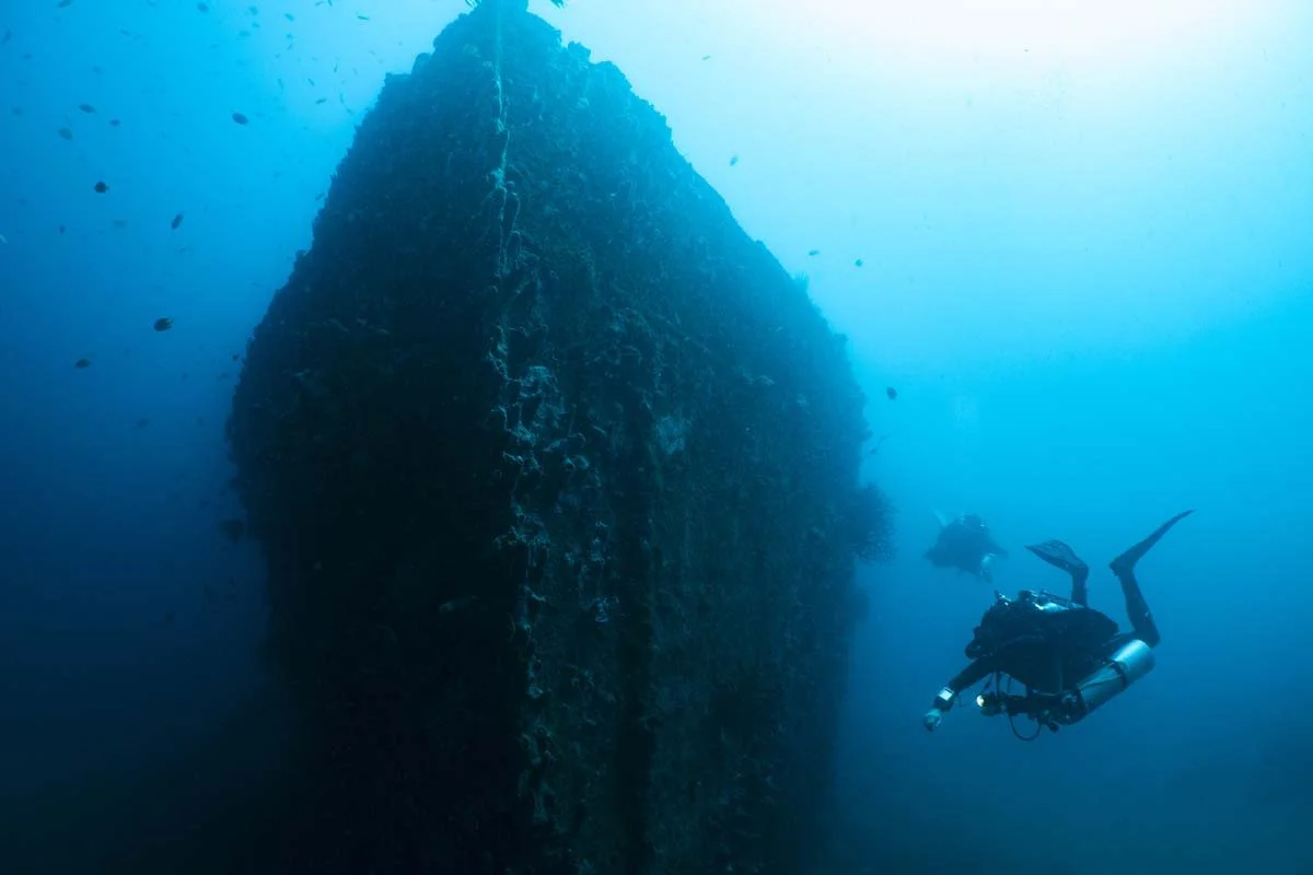 Bunaken Oasis - wreck -26.jpg