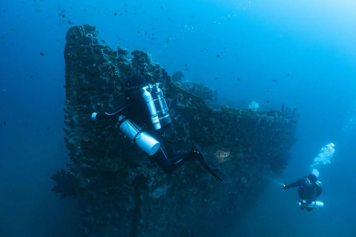 Bunaken Oasis - wreck -27.jpg