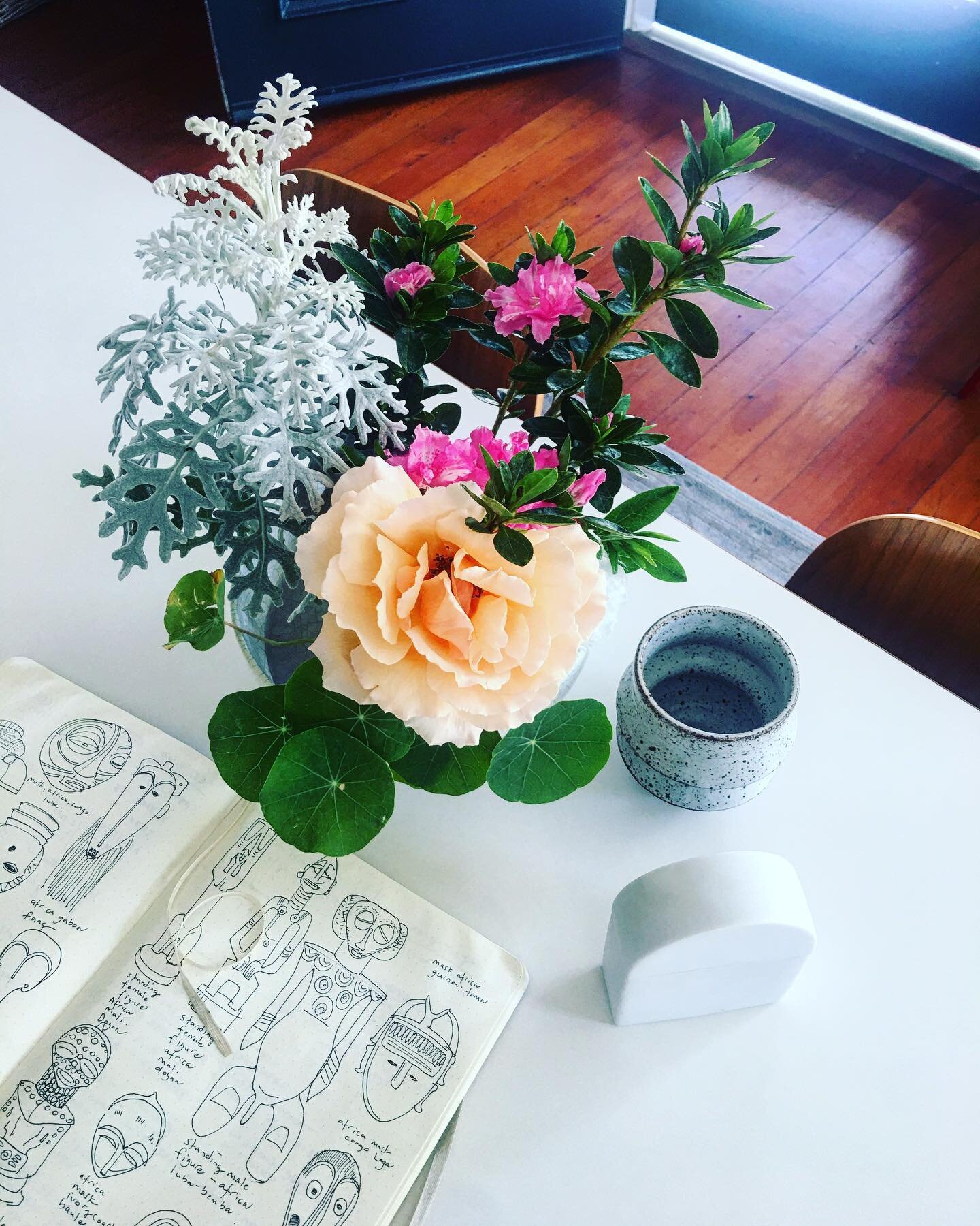 Some Saturday sketching, this time on African Art, flower arranging from the garden and lots of coffee, Ideal weekend for a home body! #studiomarcushay #smhinc #sketching #africanart #ikebana #flowerarranging #saturday #lagunabeach #california