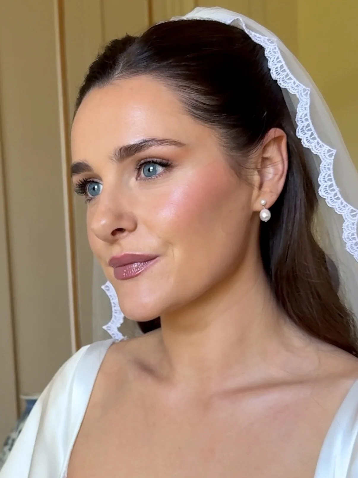 Introducing Niamh 💫 a bride whose entire look captures everything I LOVE to create. Her style embodies my brand so perfectly: romantic, elegant, and timeless&hellip; yet with that modern refinement that keeps it feeling fresh and effortless.

From t