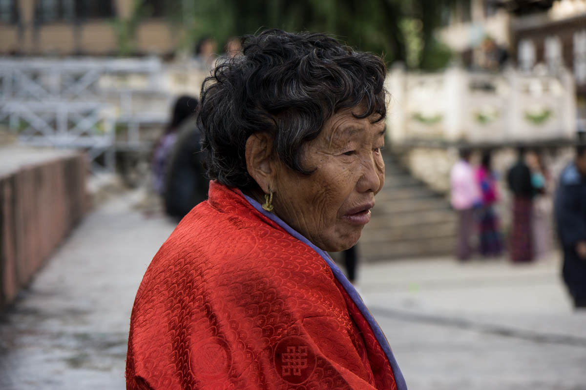 Older lady DSC6809.jpg