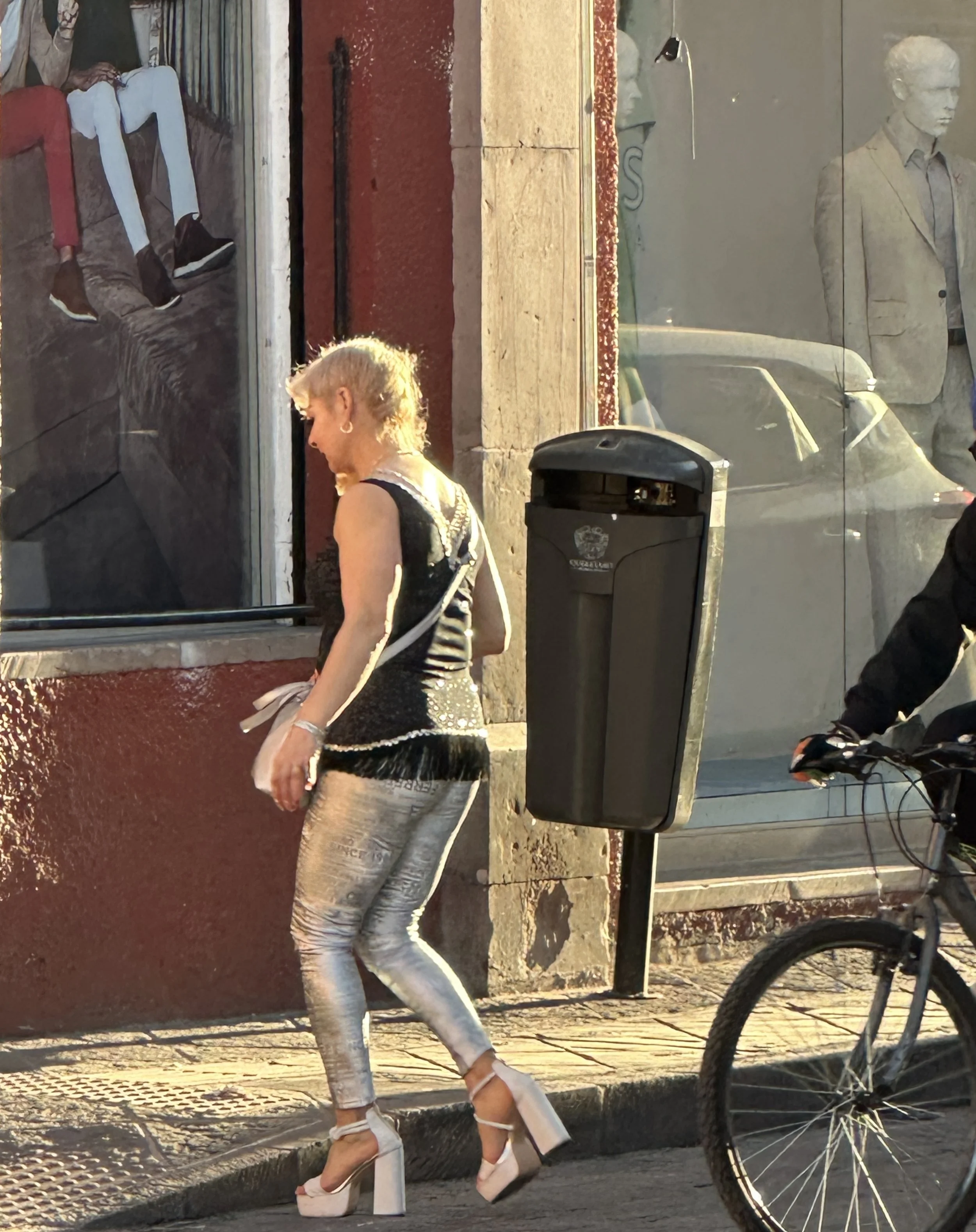 Wal;king IMG_3138.JPG