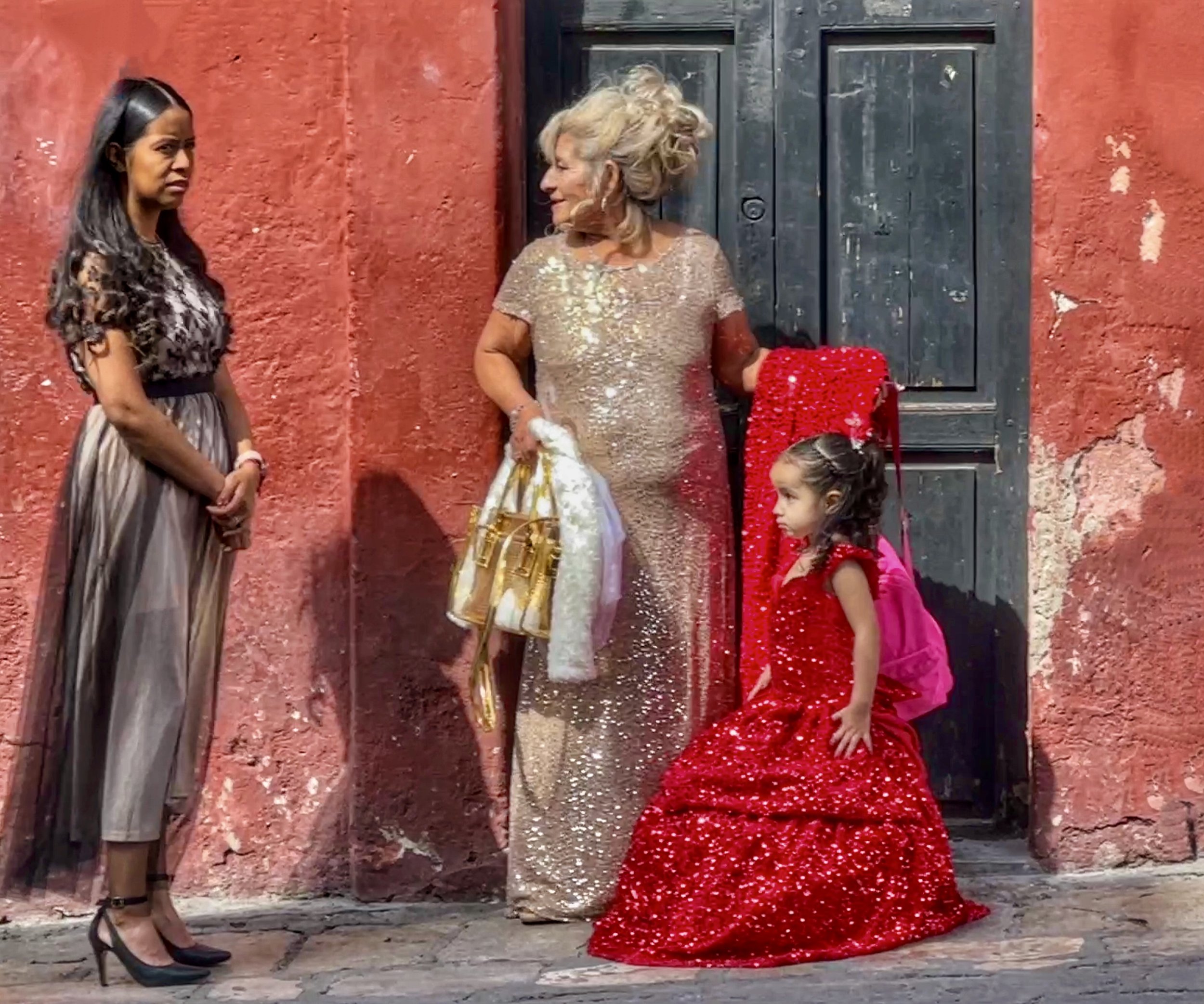 IWoman and girl in redMG_6409.JPG