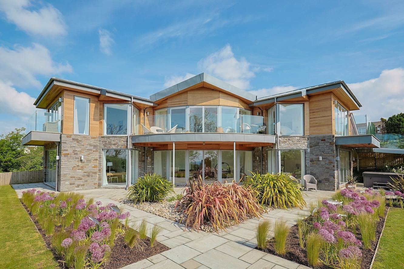 Following on from the video, here&rsquo;s a selection of images captured for a recent @fineandcountryswansea property 📷

#propertyphotography #realestatephotography #fineandcountry #fineandcountryswansea #swanseaphotographer