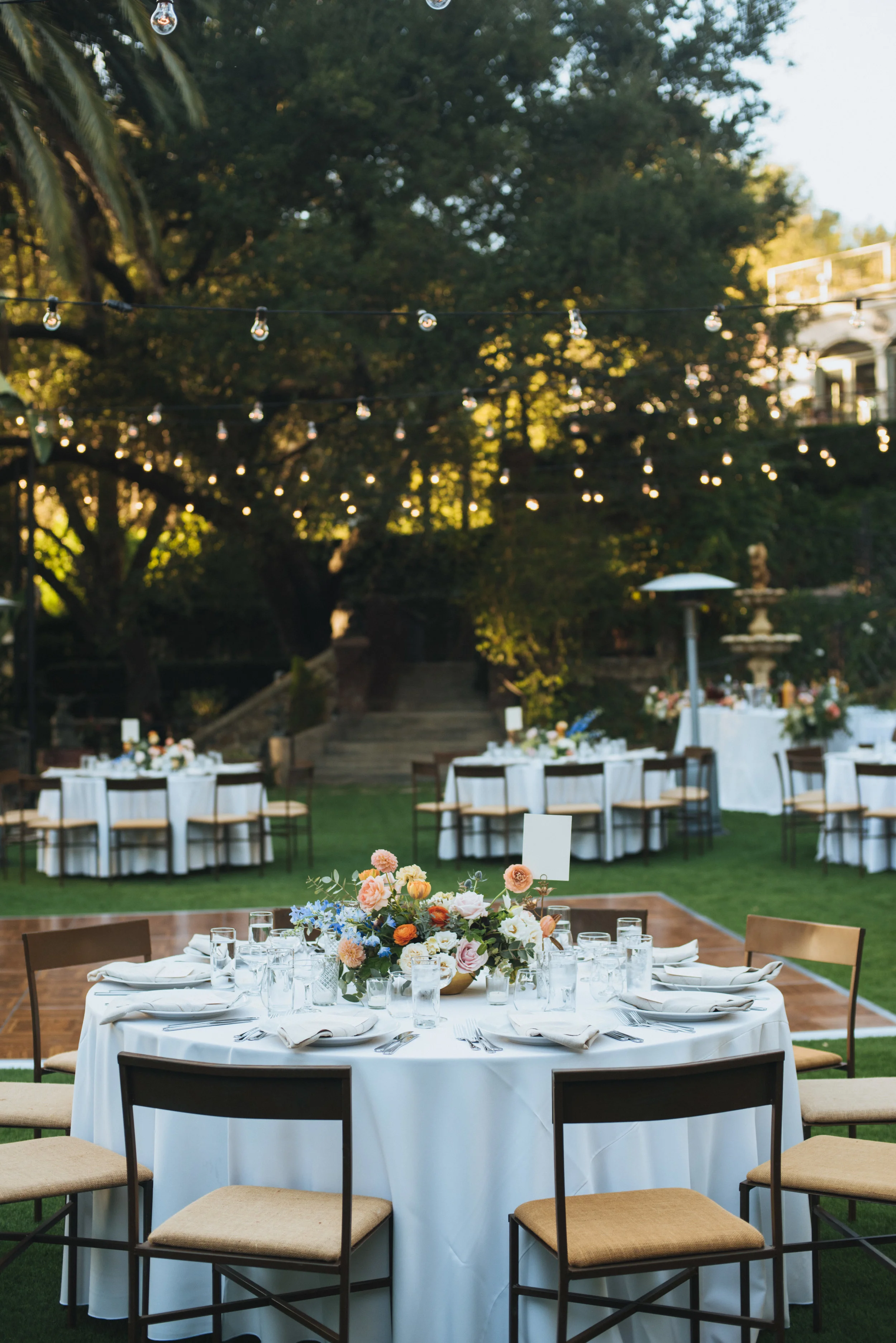 Romantic Outdoor Wedding Reception with round tables at the Houdini Estate, Houdini Mansion Wedding, Art & Soul Events, Rad + in Love