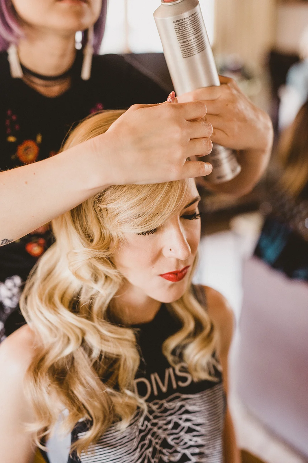 Beautiful blonde bride getting old hollywood glam waves, bridal hair, Jen Plus Colour