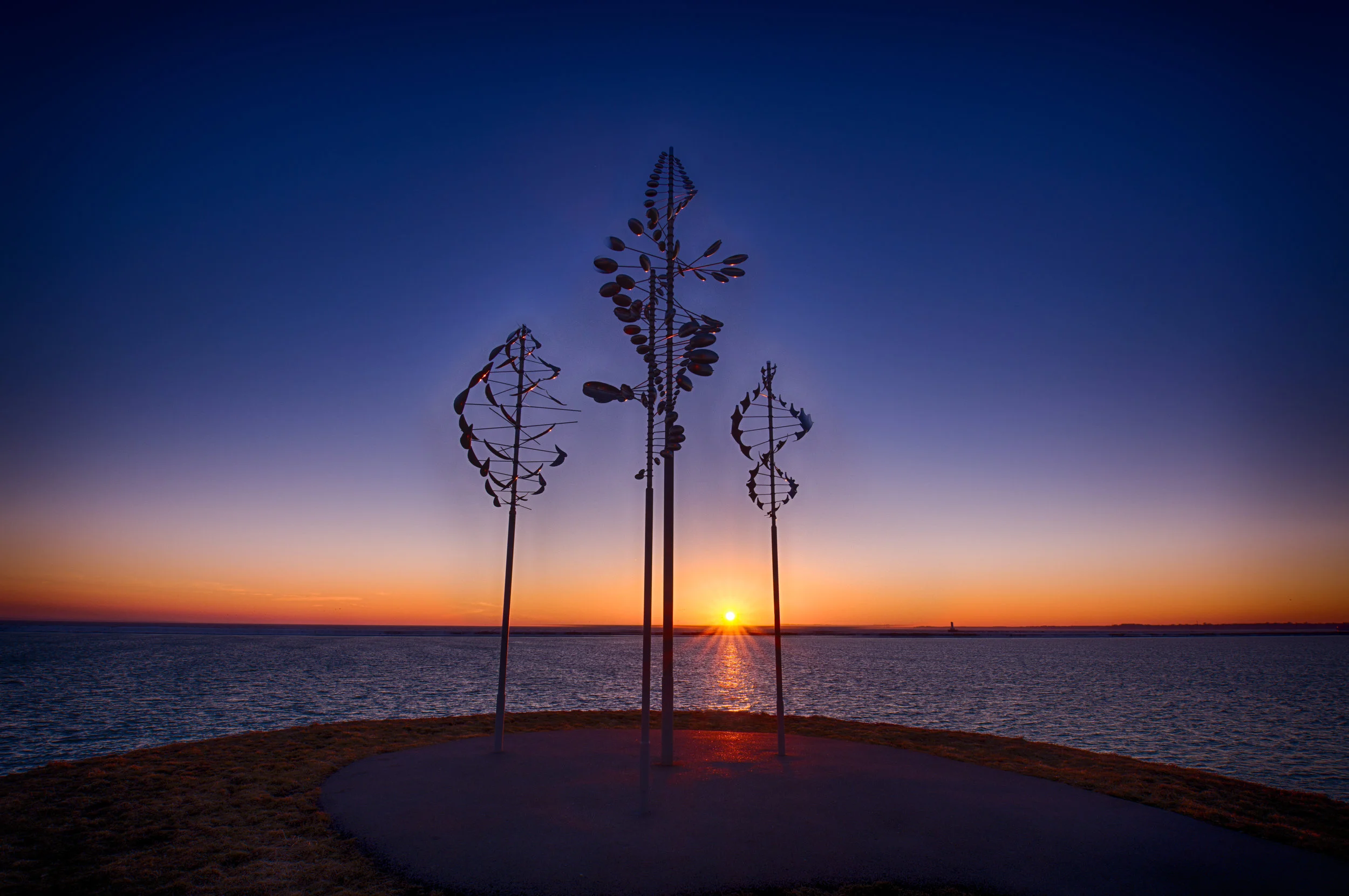 BUFFALOSUNSETSCULPTURE.jpg