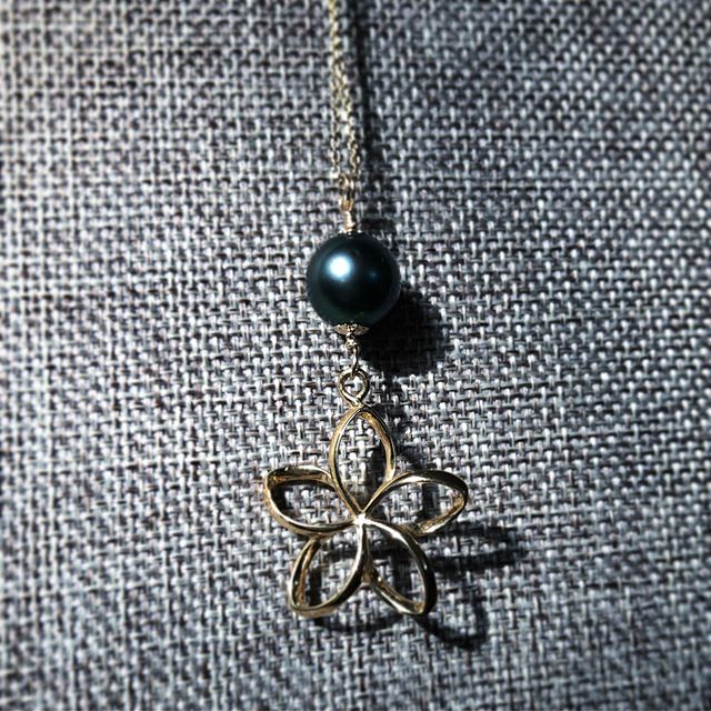 New jewelry for my Ben Franklin locker
#plumeria #flower #tahitianpearls #tahitianpearljewelry #tahitianpearl #fetiapearls #hawaii #tahiti #japan #womanempowerment #sale #womanownedbusiness #ocean #supportwomanowned #womanownedbiz #oritahiti #tahitiandance #sale #タヒチアンダンス #タヒチアン
