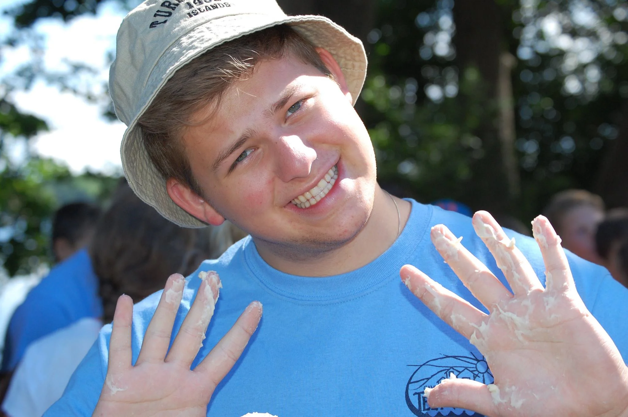 tufts-beelzebubs-danny-ooo-hands.jpg