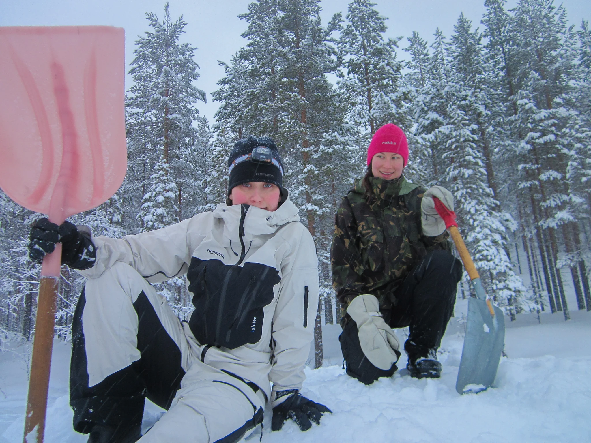 adventure_apes_kuusamo_igloo_building_002.JPG