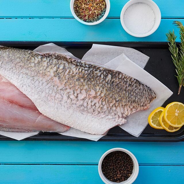 Fresh, responsibly sourced Barramundi from our fish market 🔥 Custom cut available for pick-up and delivery!  #kanaloaseafood #sustainable #supportsmallbusiness
