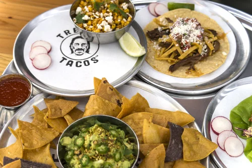 TREJOSTACOS.jpg