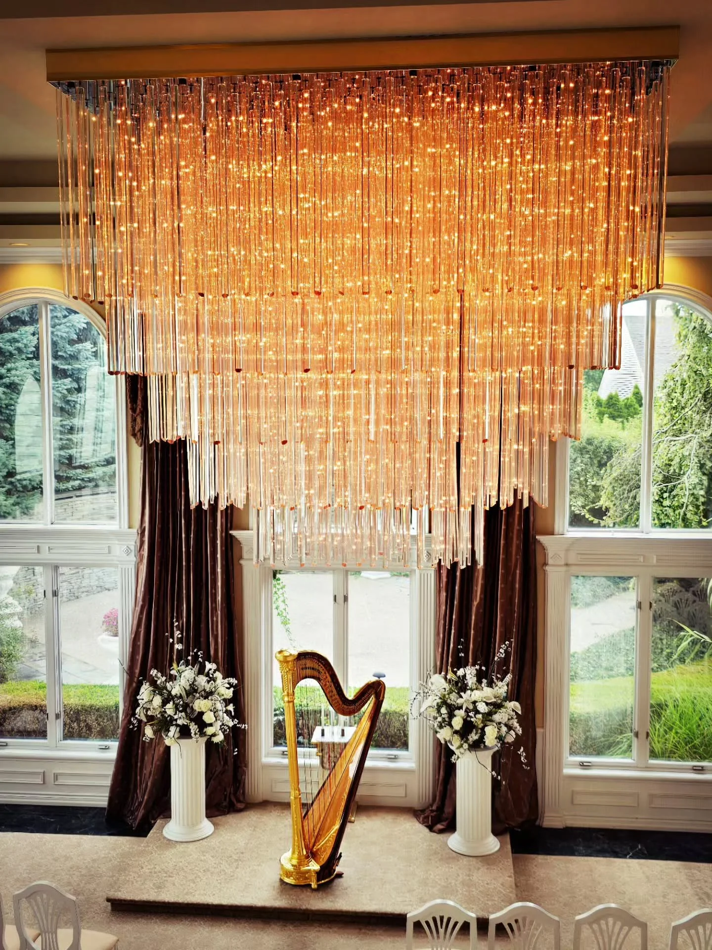 Www.TheMichiganHarpist.com
Www.youtube.com/@themichiganharpist
***
3/3 Weddings last weekend!
It was my pleasure to play for this enchanting wedding ceremony!
In a venue @whitehouseweddingchapel that felt like it could be an elegant palace, the br