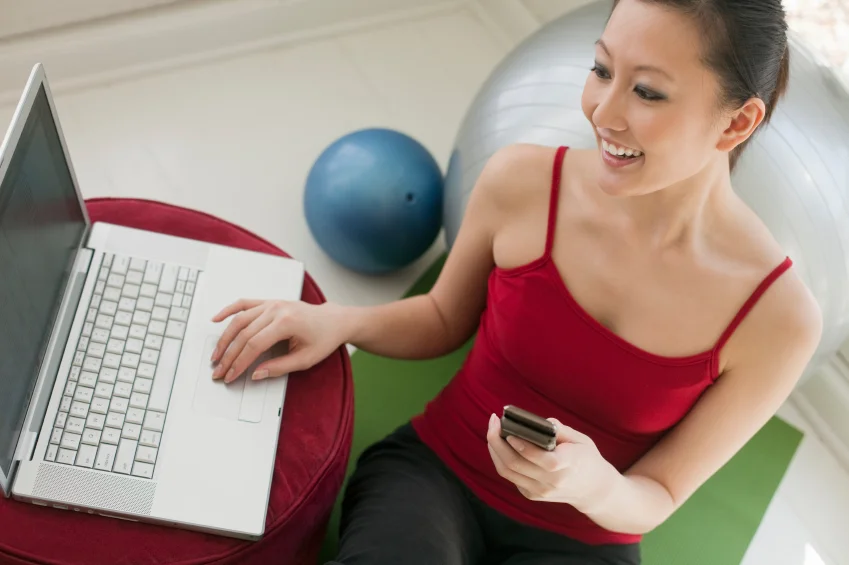 Asian woman on computer.jpg