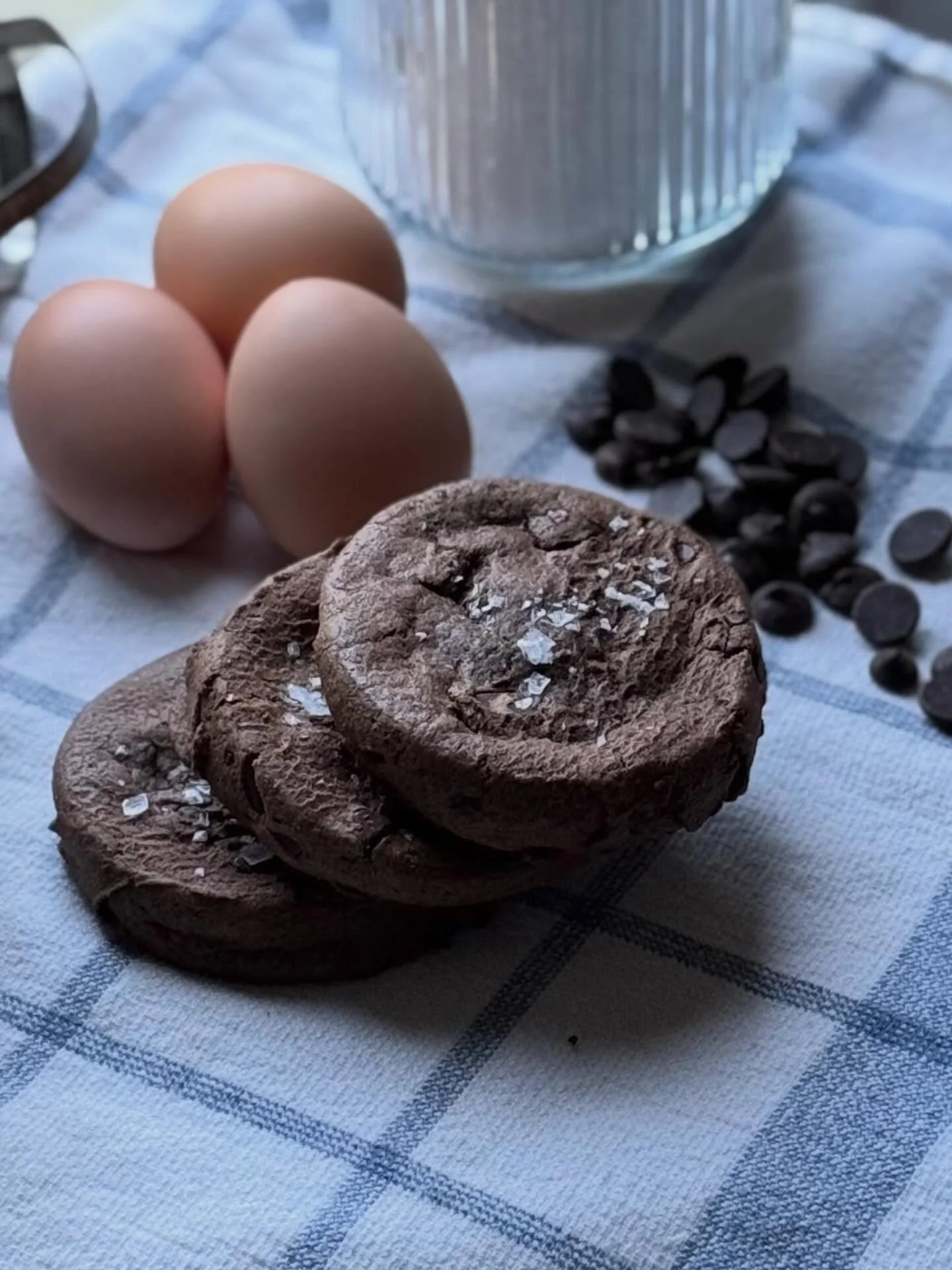 Last call for double chocolate chunk 🍫🍪

One more week to grab them before we switch things up&hellip;

So tell me 👇
Are you team lemon poppy seed 🍋
Forever loyal to double chocolate 🤎
Or already counting down to pumpkin chocolate chip 🎃

No wr