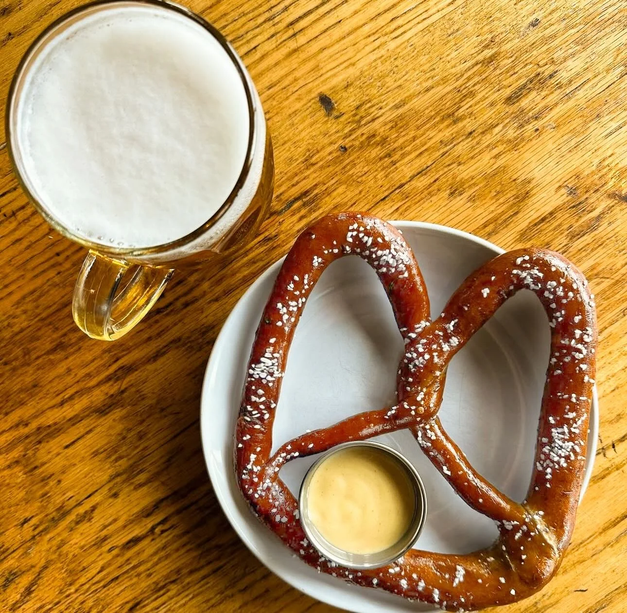 Patio season 🤝 pretzels + a cold one

Our pretzels are made with upcycled spent grains from local breweries, because good beer deserves a second life 🥨♻️

You can find these beauties all over NH, ME, MA &amp; VT at your favorite breweries and resta