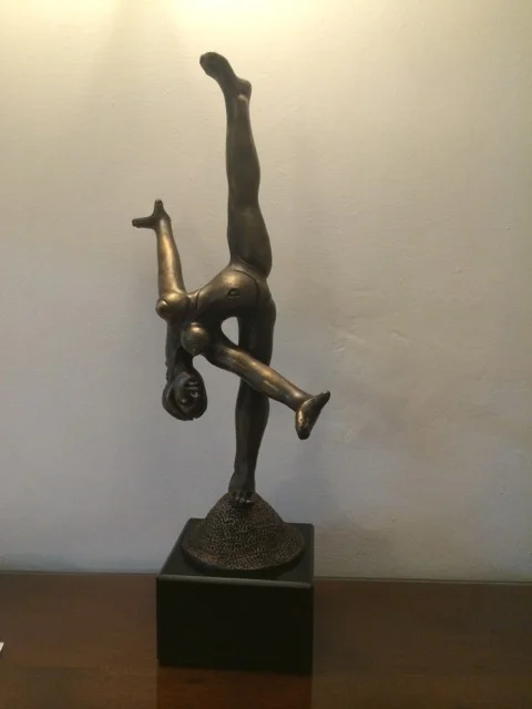 Ballerina, alternate stance