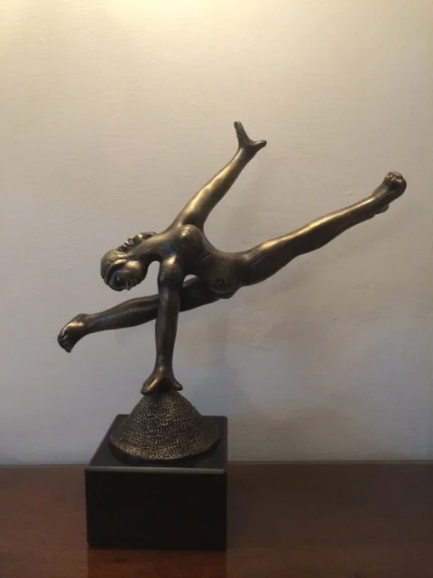 Ballerina, alternate stance