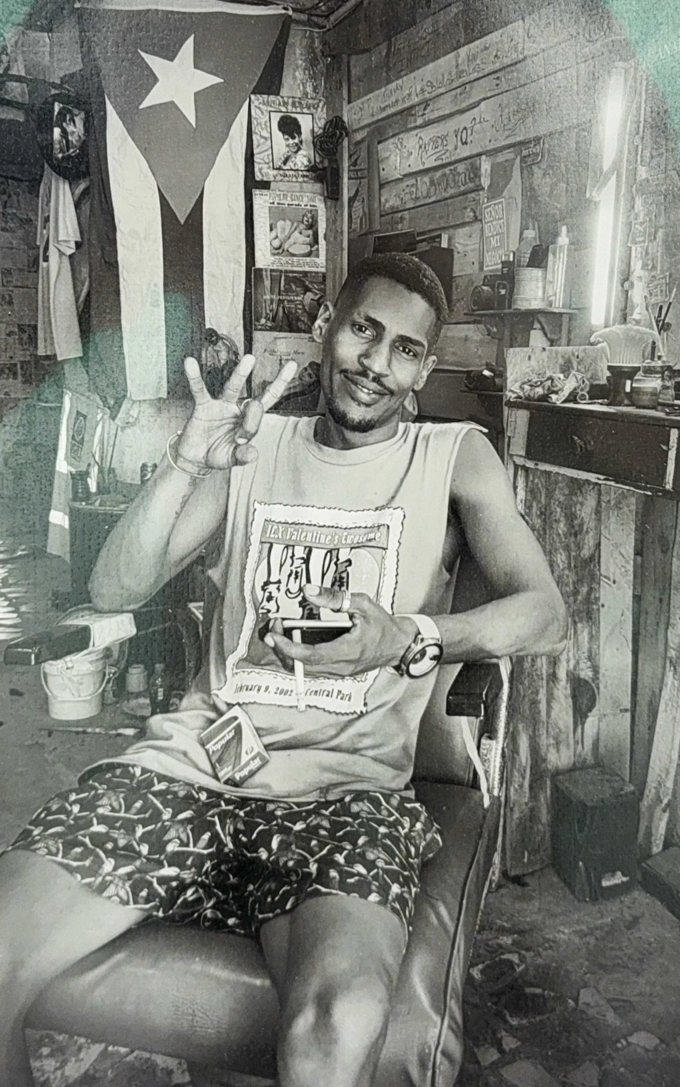 Se Agradecen Las Propinas (Tips Appreciated), 16.5 x 12 in, Photographic Print on Paper