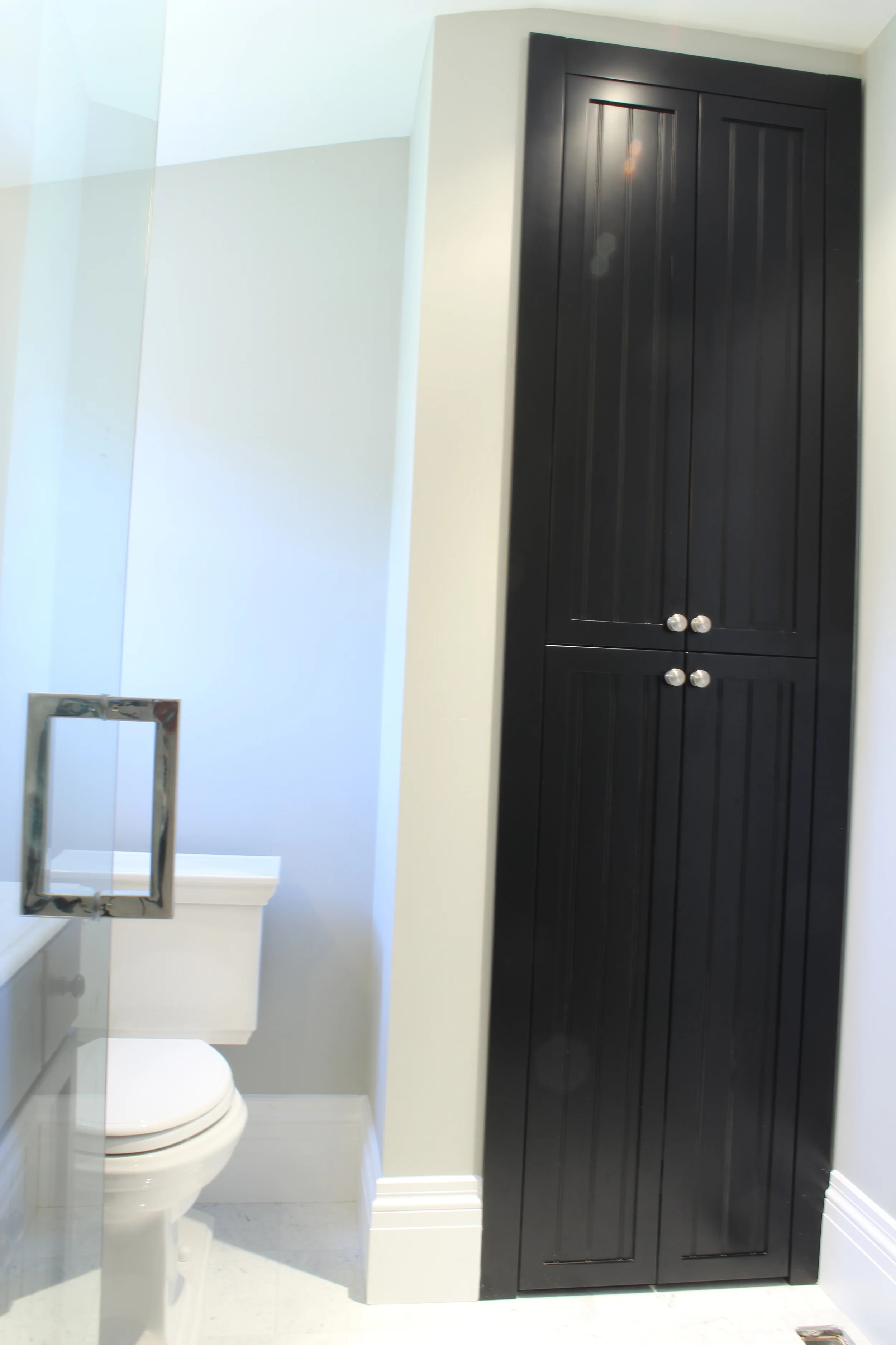 De Grassi - Bathroom