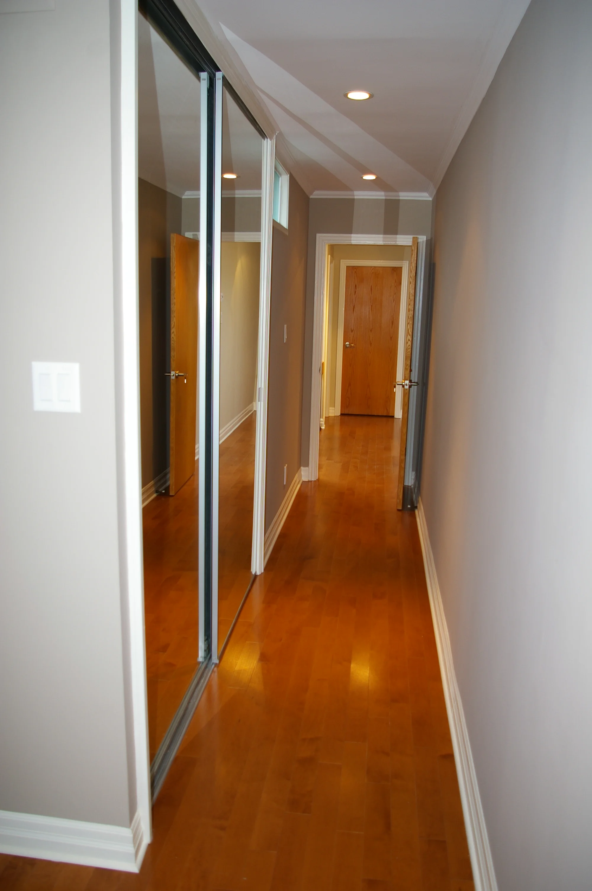 Clarendon Ave - Bedroom