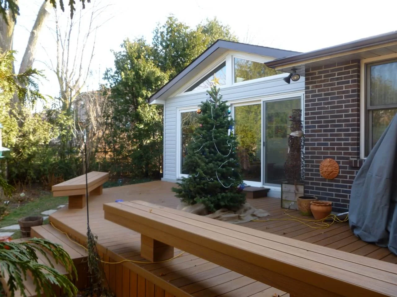 backyard-ideas-deck-with-benches.jpg