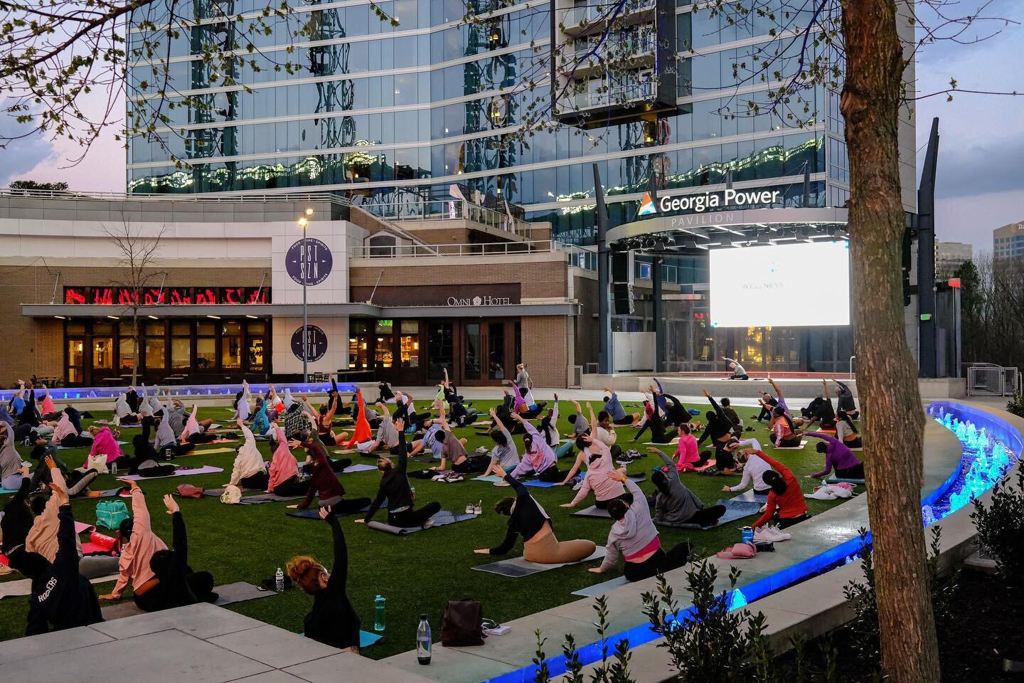 First yoga class in 2023 at The Battery was a success! What a beautiful sight of ATL community coming together to practice yoga, my heart is full ❤️