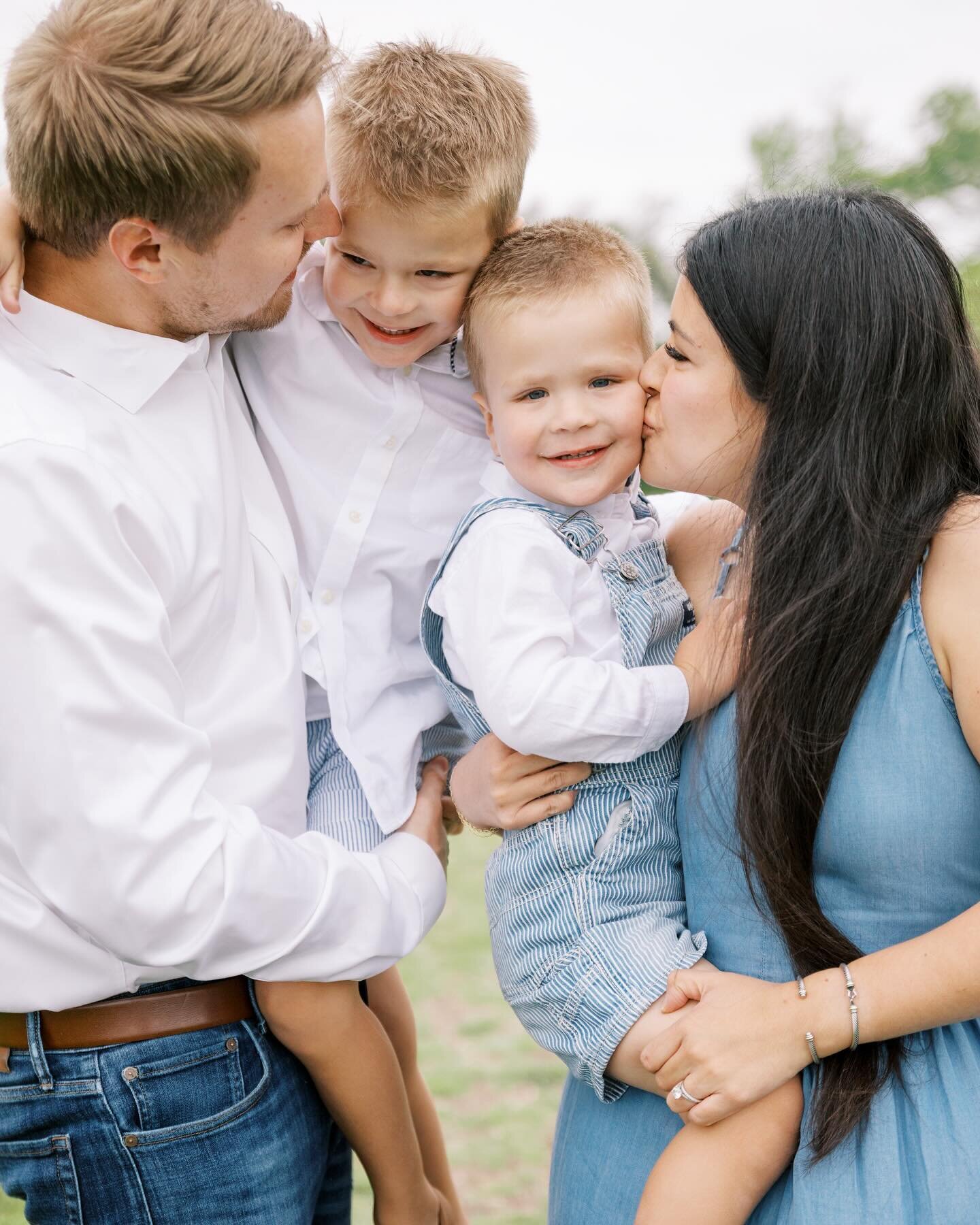 One of the shorter sessions I&rsquo;ve had in a while, yet, SO many amazing images that I can&rsquo;t stand to narrow down! I love this sweet family so much! 🥰