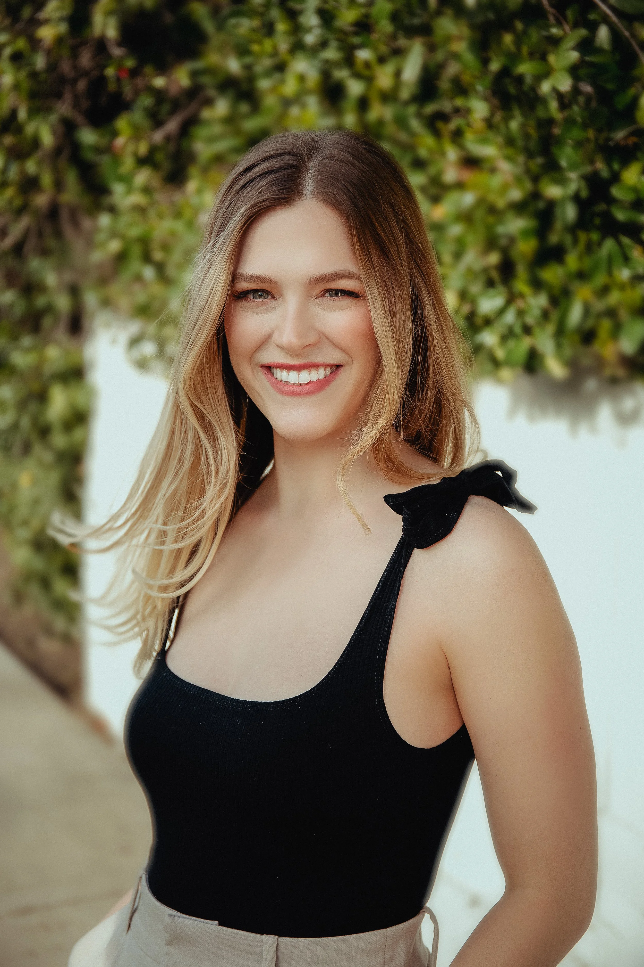 Kelsey-Author-Headshots-2.jpg