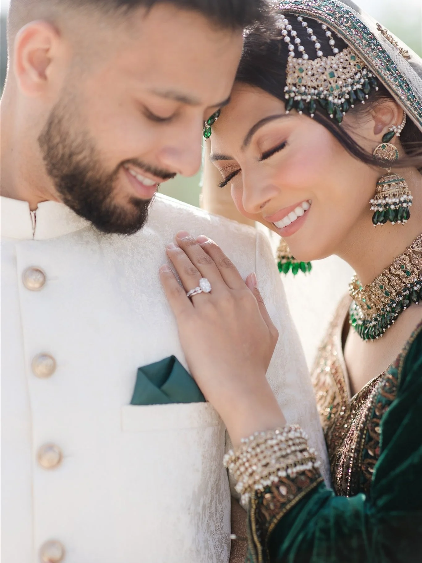 Photographing Omar and Aaisha&rsquo;s Walima was an honour. How gorgeous do they look? 

Photography&nbsp;@zehrajagani
Cinematography&nbsp;@allureevents
MUA&nbsp;@romanahmerchant
Brides dress&nbsp;@diyas_z
Grooms suit&nbsp;@hassanshafiq.menswear
Venu