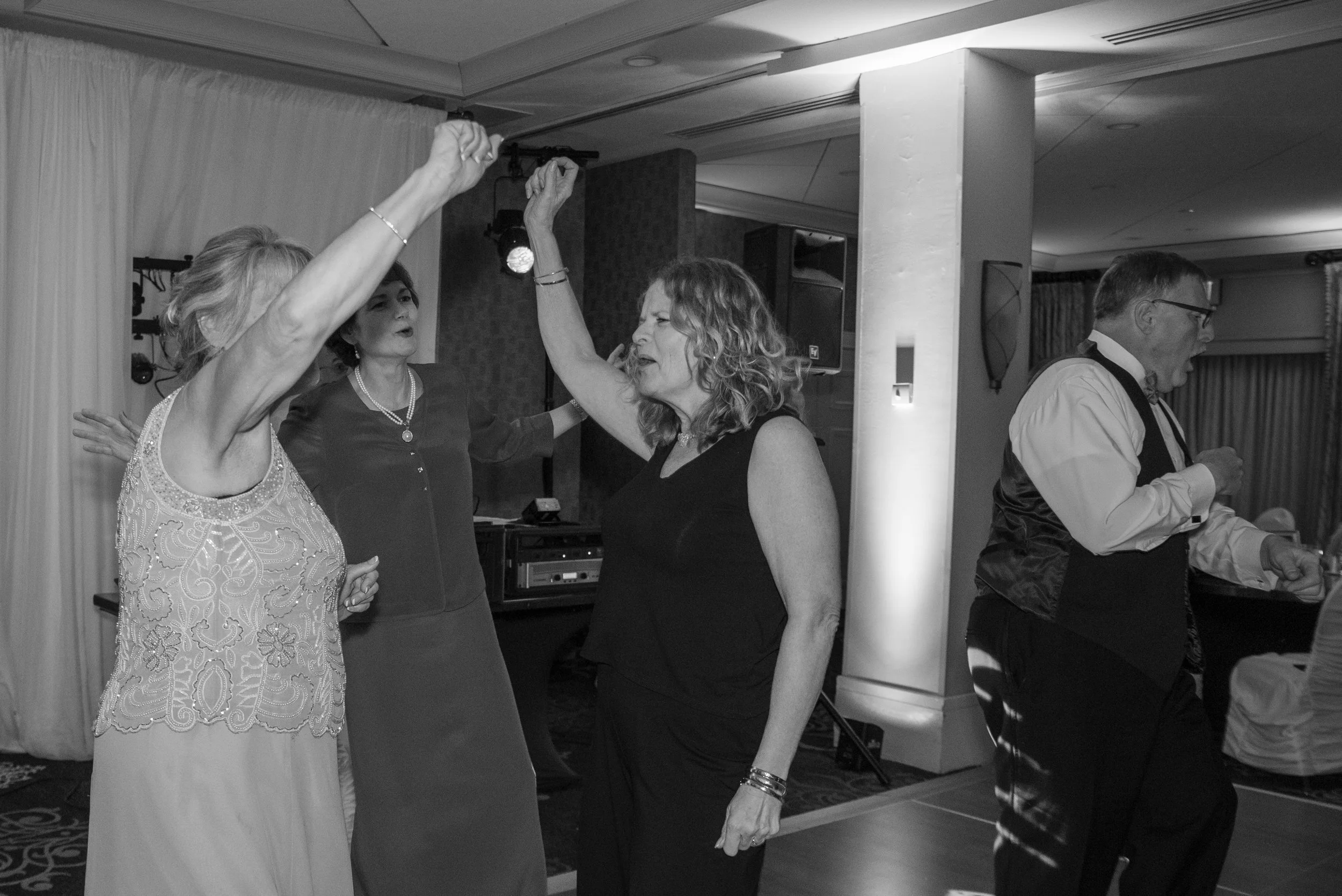 reception BW (23 of 95).jpg