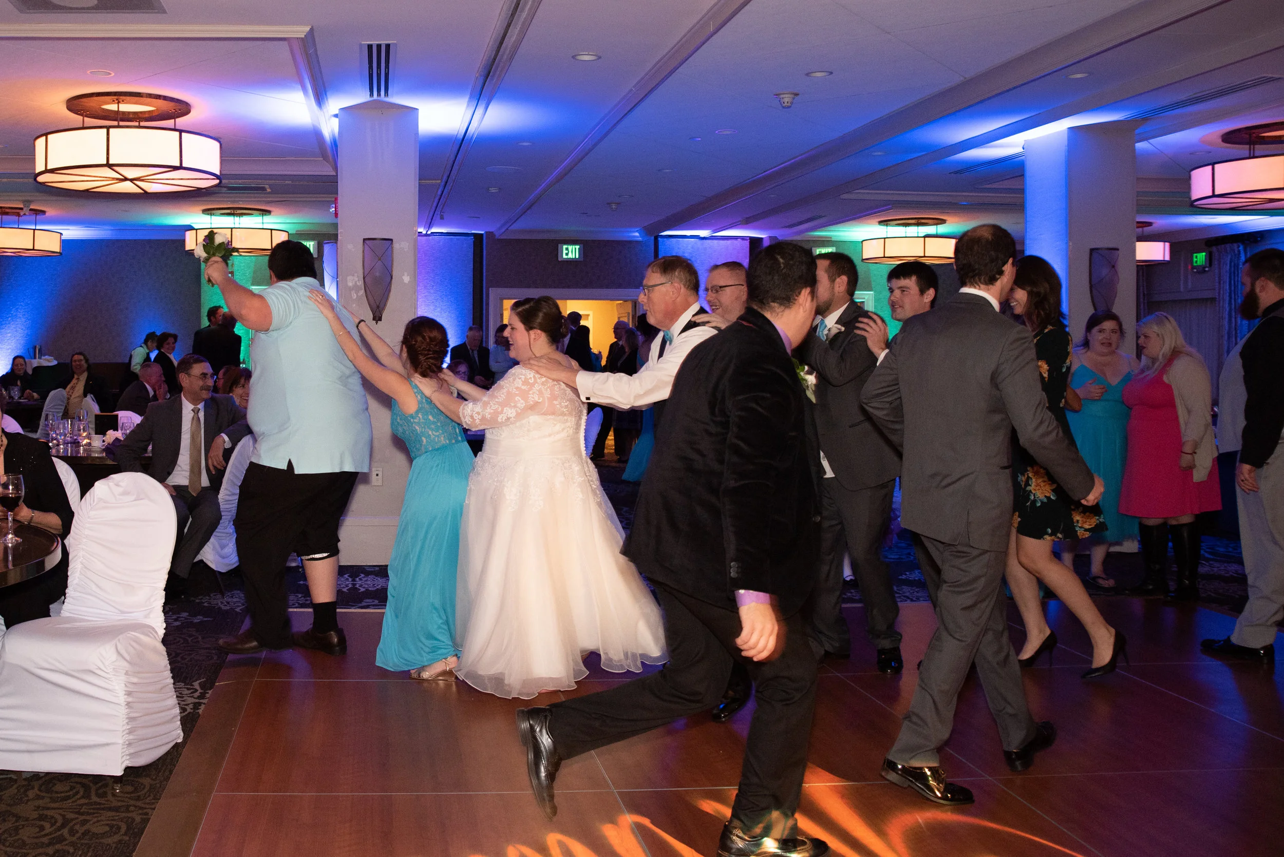 bouquet and garter (35 of 48).jpg