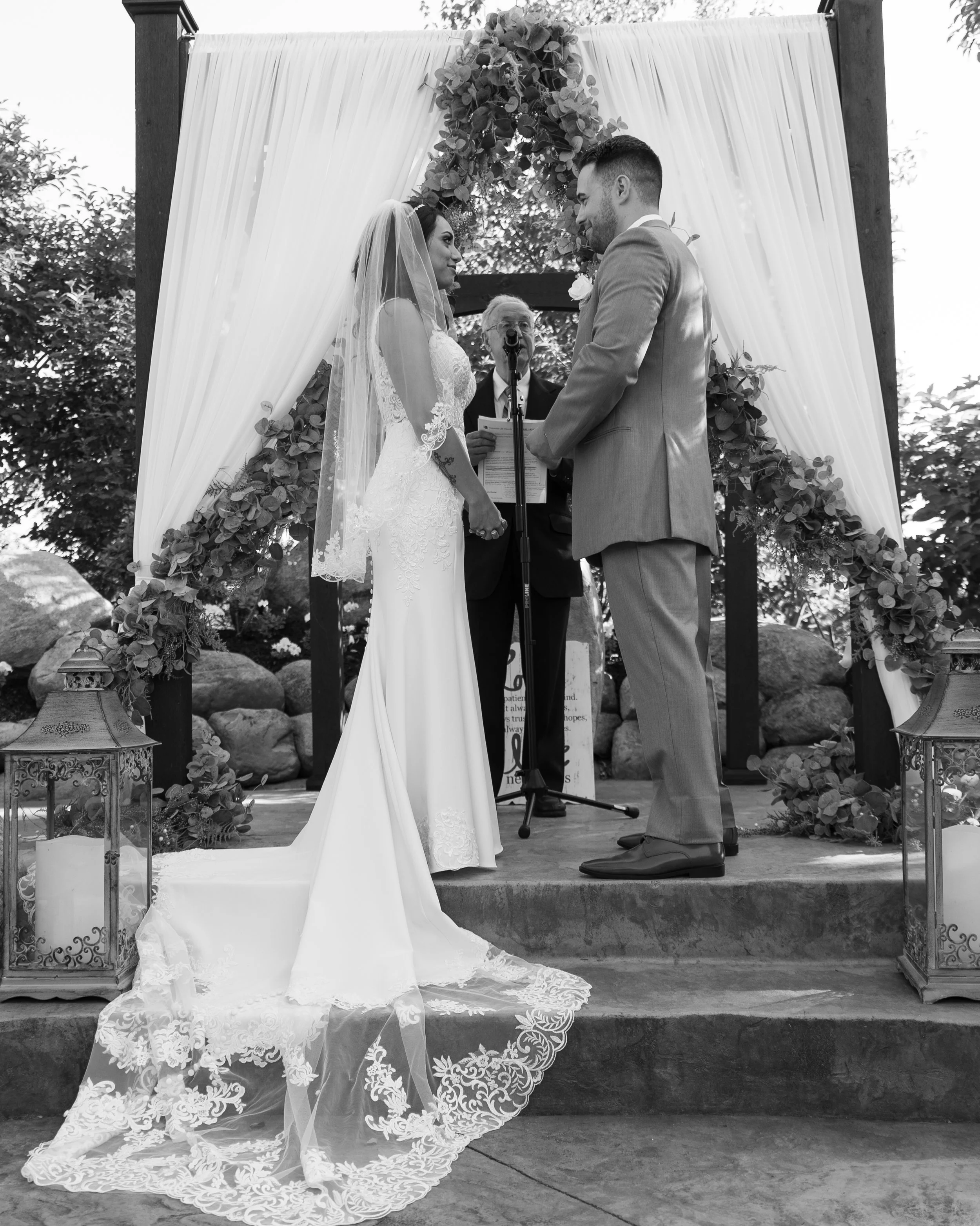 ceremony bw (25 of 35).jpg